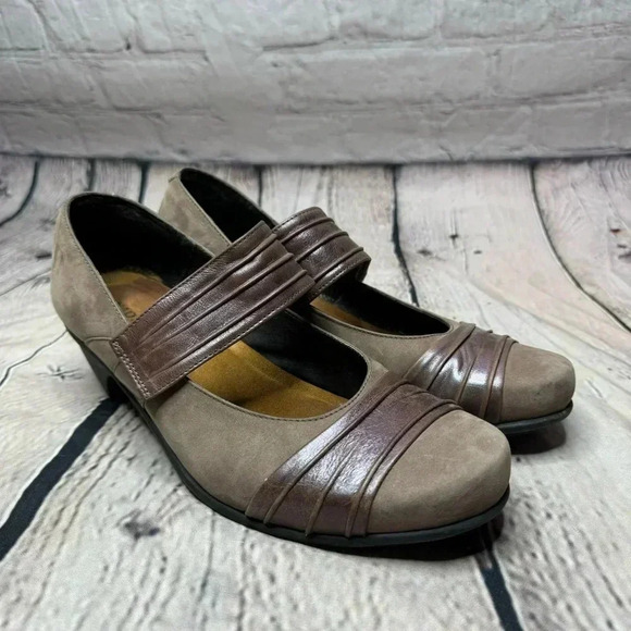 Naot Women's Attitude Shiitake Nubuck/Porcini Leather Pumps size 41 / 10 - Picture 1 of 9